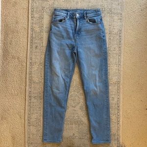 American Eagle Stretch Mom Jeans - Size 2 (EUC)